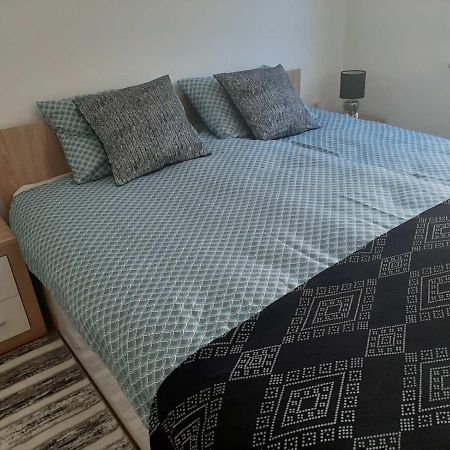 Apartman Kod Kestena Ösek Dış mekan fotoğraf