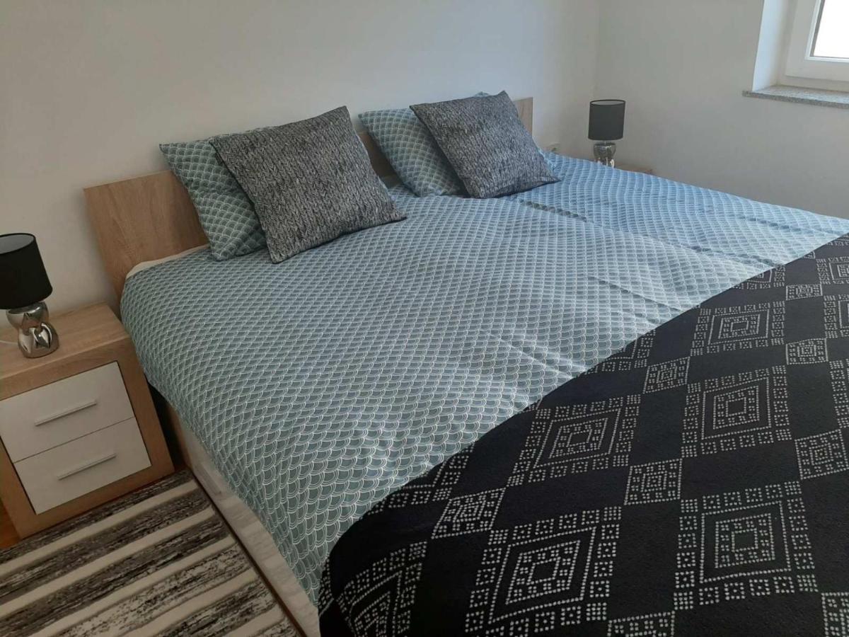 Apartman Kod Kestena Ösek Dış mekan fotoğraf