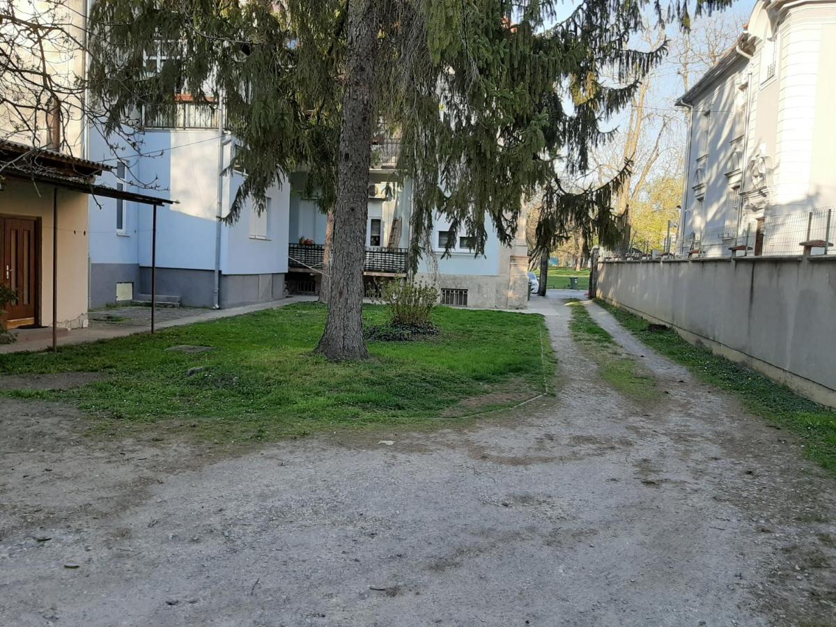 Apartman Kod Kestena Ösek Dış mekan fotoğraf