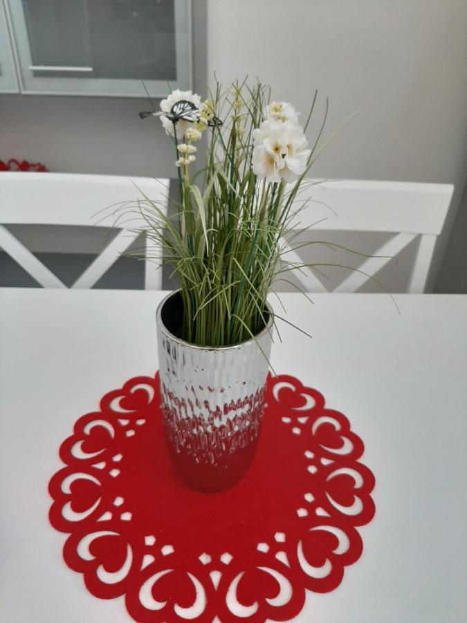 Apartman Kod Kestena Ösek Dış mekan fotoğraf
