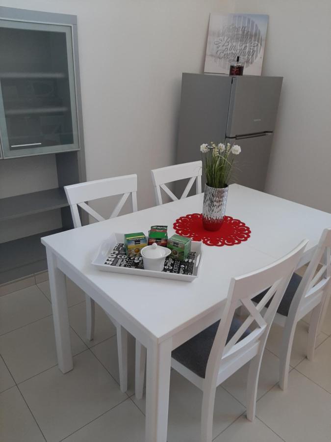 Apartman Kod Kestena Ösek Dış mekan fotoğraf