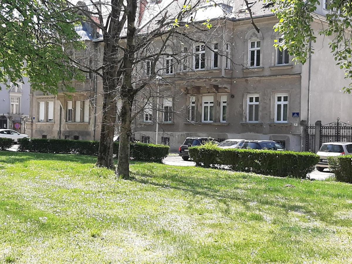 Apartman Kod Kestena Ösek Dış mekan fotoğraf